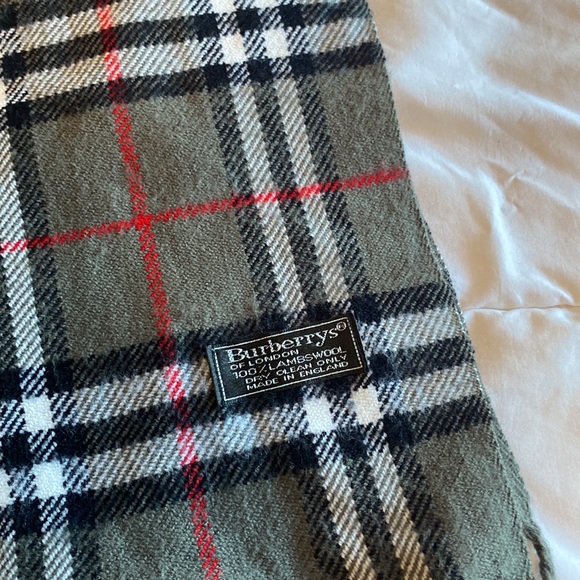 Burberry Scarf - Picture 2 of 5